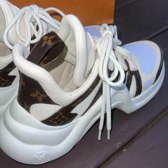 Louis Vuitton LV Archlight Sneaker - Picture 6 of 9